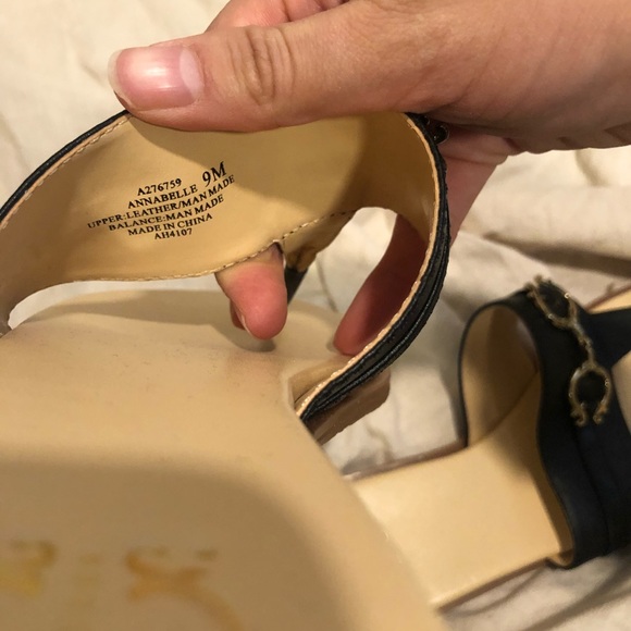 C-Wonder OG || Annabelle Leather Sandals || Size 9 - Picture 3 of 4